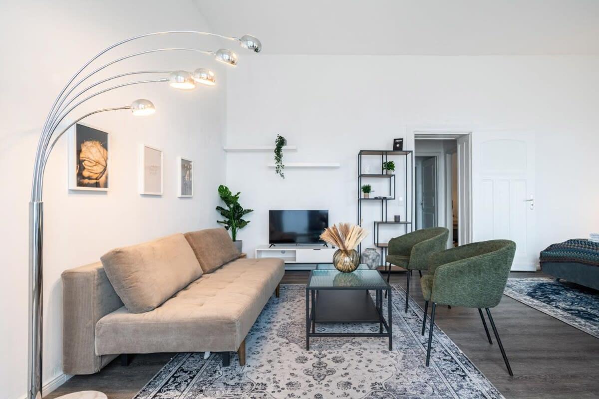 Homely Berlin - Spacious, Modern, S-Bahn Nearby , Groups & Families Экстерьер фото