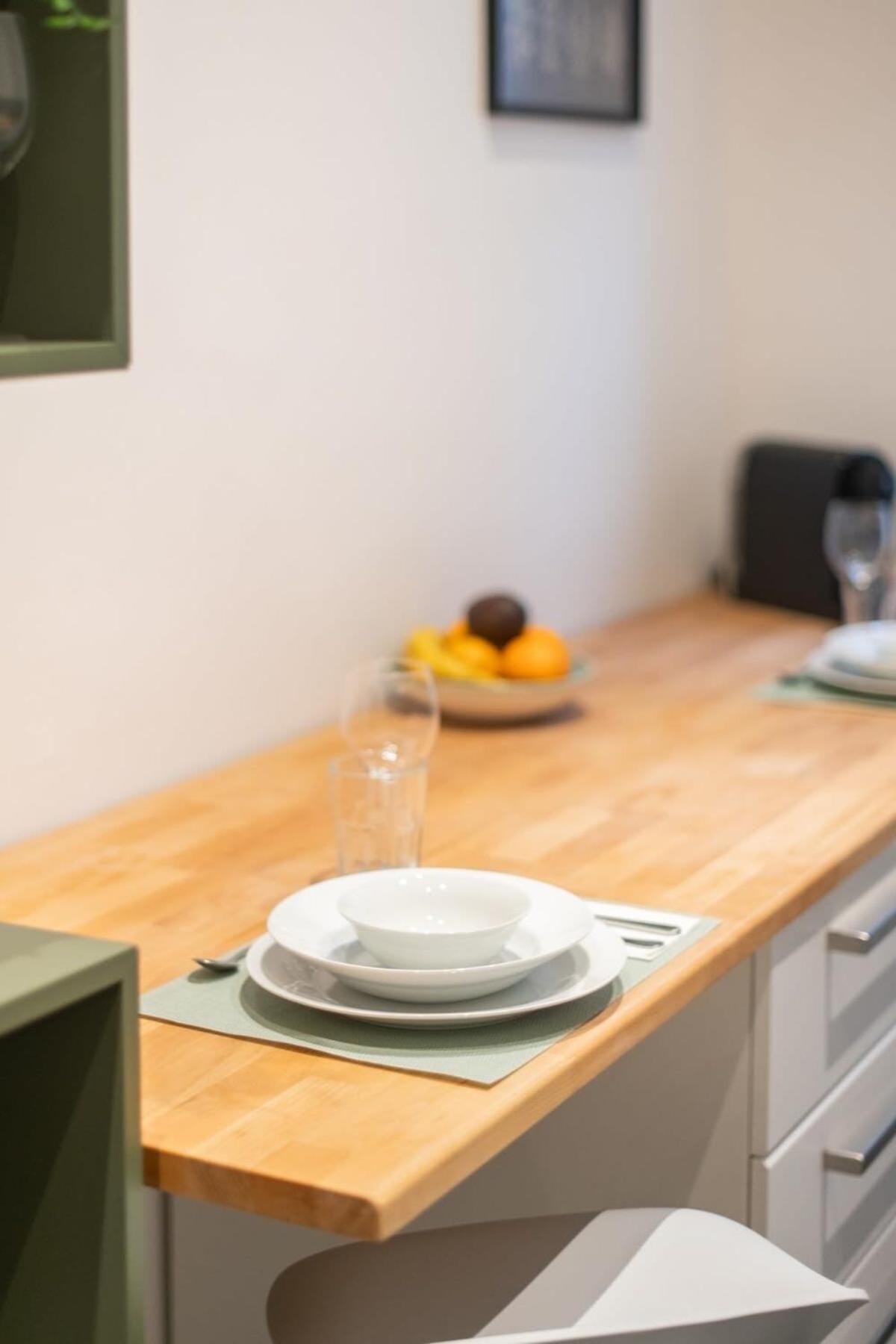 Homely Berlin - Spacious, Modern, S-Bahn Nearby , Groups & Families Экстерьер фото