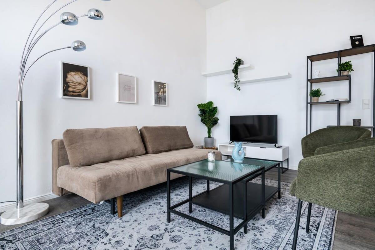 Homely Berlin - Spacious, Modern, S-Bahn Nearby , Groups & Families Экстерьер фото